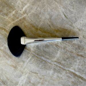 Sephora highlighting brush
